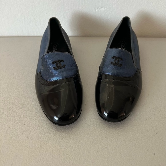 VINTAGE CHANEL PATENT Leather round Toe Loafers - Picture 10 of 14